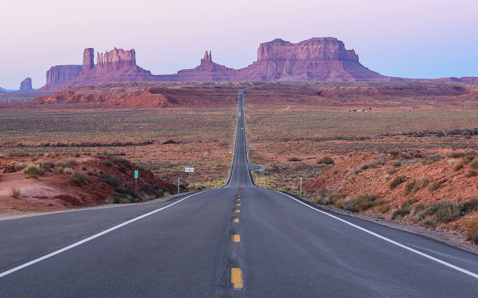 Arizona: Forrest Gump Point, U.S. Route 163, Monument Valley, Utah.
