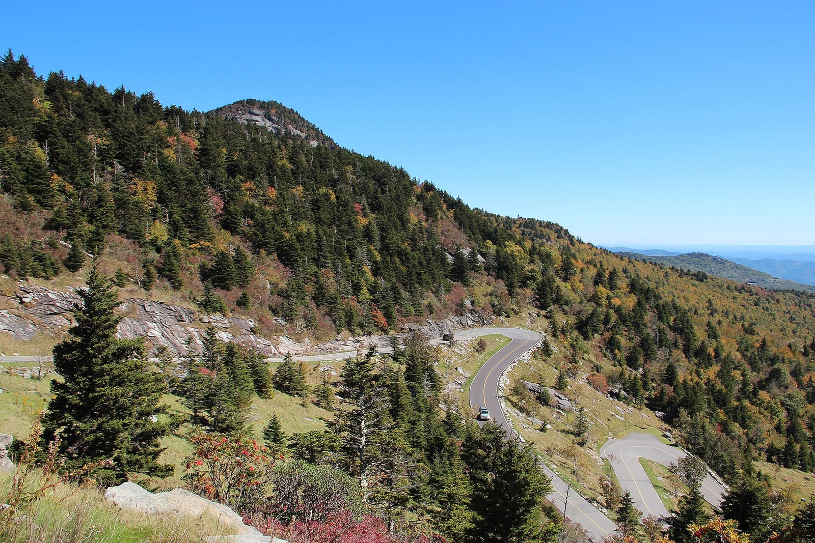 North Carolina: View of Grandfather Mountain's hairpin turns
