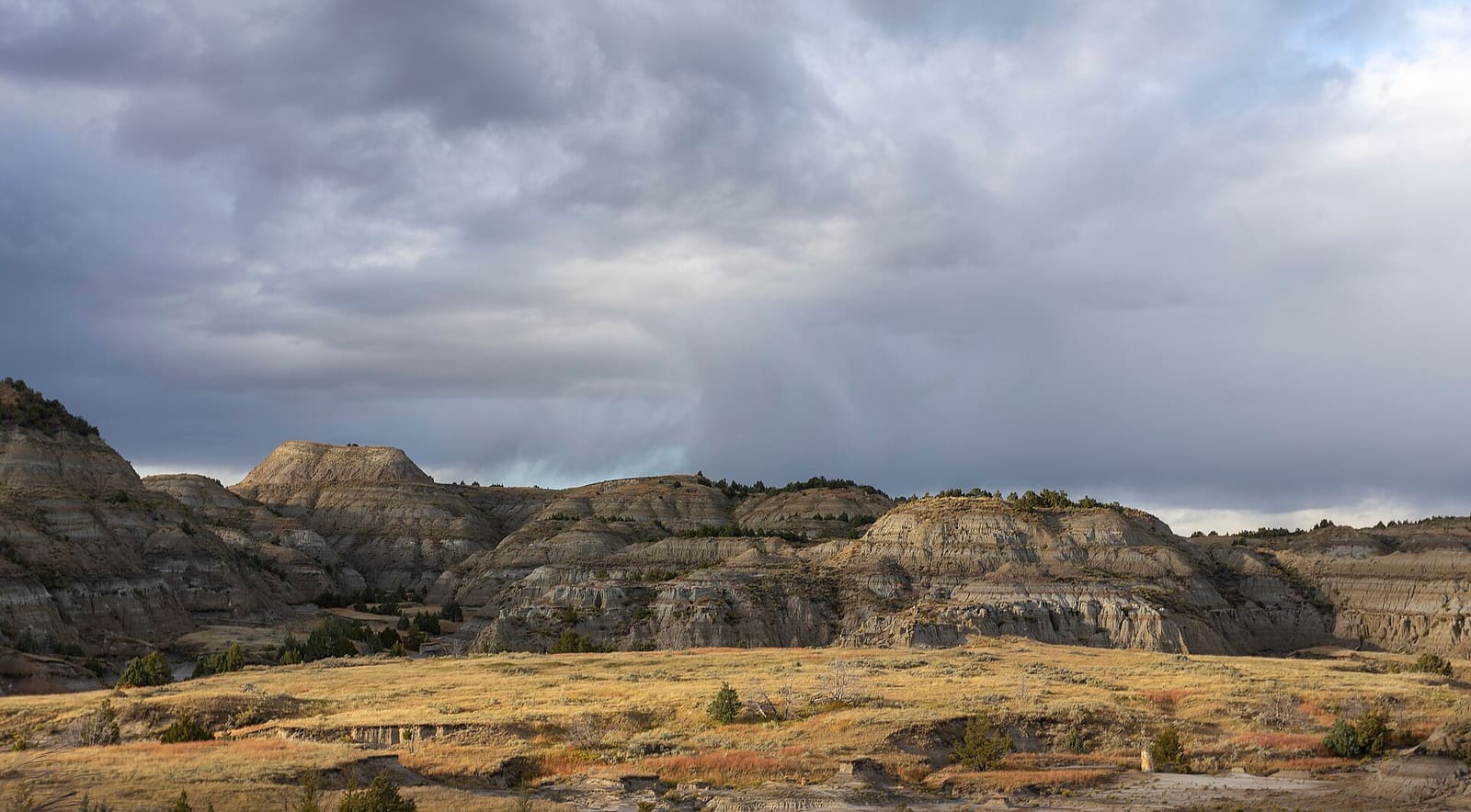 North Dakota: Badlands in Theodore Roosevelt National Park,south unit, North Dakota, USA